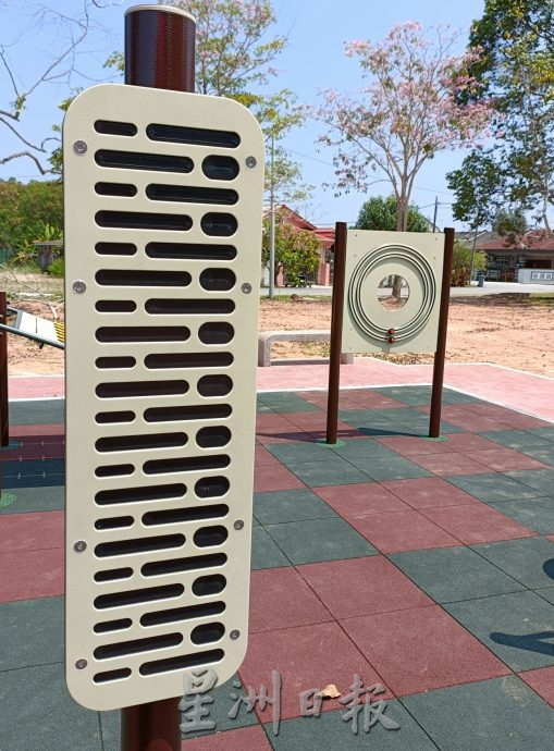 (古城第二版主文)记得带父母去运动·市政厅公园设乐龄运动器材