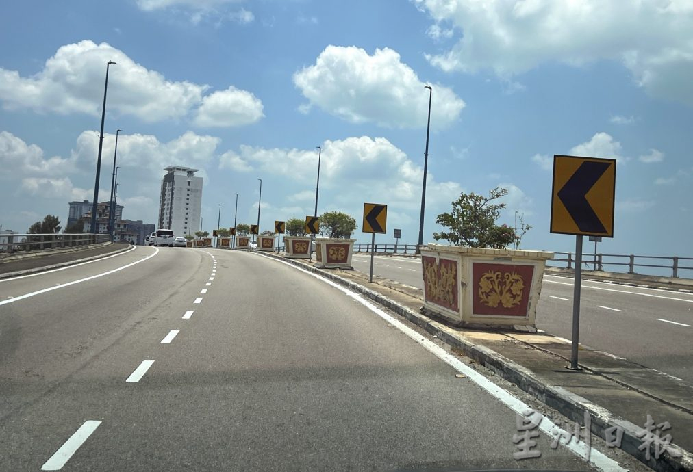 (古城第二版主文)跨海大桥增设大量反光告示牌