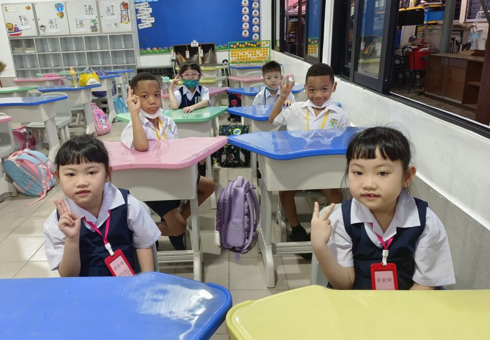 (大北马)吉华S校今年全校20间课室全面采用空调设备,学生不必担心酷热天气,影响学习进度。
