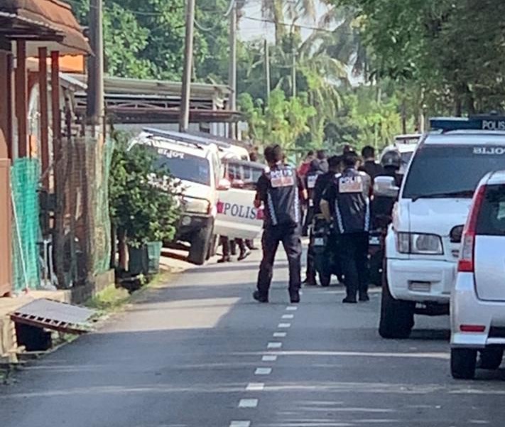 (大都会)班村一户人家遭人抛汽油弹