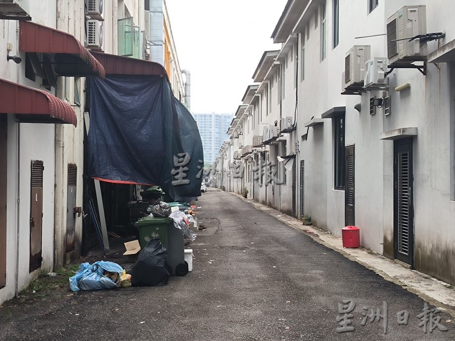 (已签发)柔(民生特工队):商业区后巷变“秘密厨房”,连累其他商家闭门严防街鼠