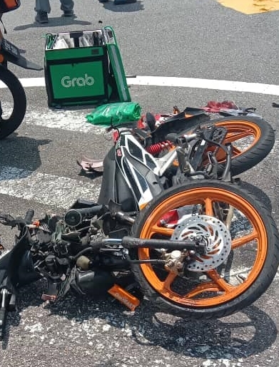 （已签发）柔：47岁送餐员断魂公路，无法再和家人同庆开斋