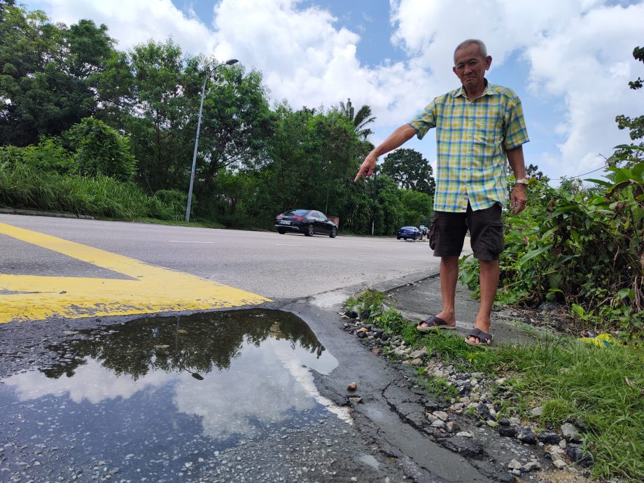 （已签发）柔：【民生特工队】哥文茶路沟盖崩塌，坑洞深陷危及路人