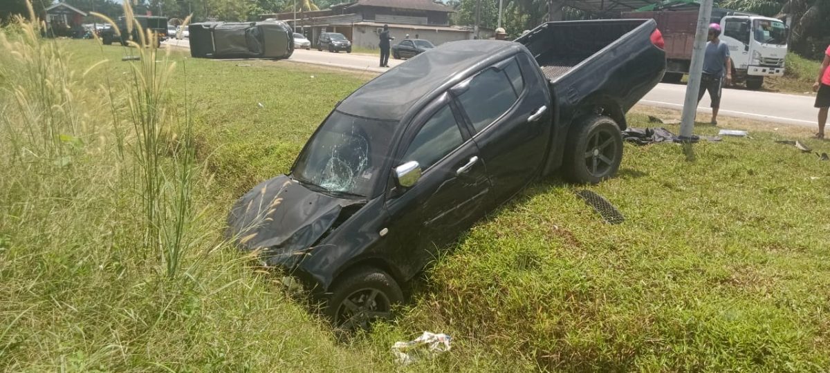 (已签发)柔:摩托车迎面撞货卡,49岁骑士当场丧命