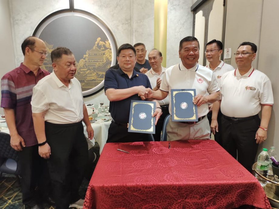 (已签发)柔:新山杨氏公会与聊城四知文化研究会 签署合作协议