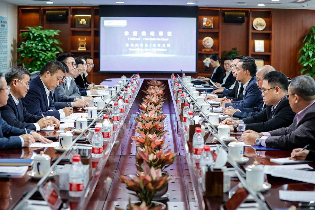 （已签发）柔：柔大臣率团参观深圳当代艺术博物馆和城市展览馆