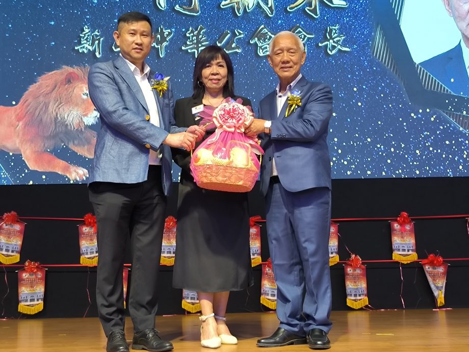 (已签发)柔:版四头条:柔佛再也狮子会30周年庆获赠8台洗肾机