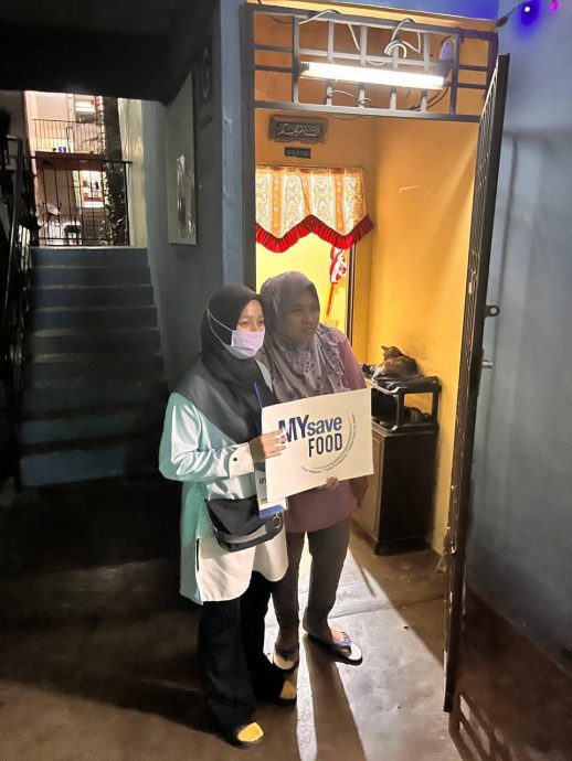 （已签发）柔：特稿：柔GEMA青年组织斋戒月行善 收集食物赠弱势群体 