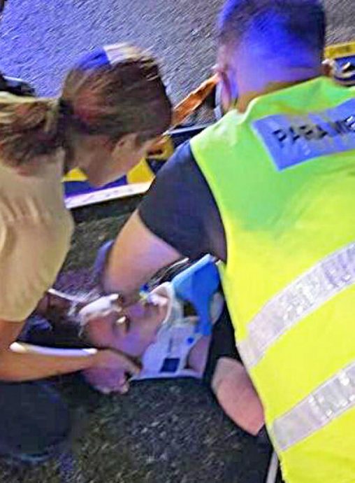 (已签发)柔:狮城二三事:回校练琴途中过马路遭撞骨折,艺校生轮椅代步