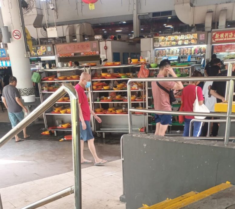 (已签发)柔:狮城二三事:狮城宏茂桥4道,熟食中心用餐高峰碗盘堆积如山