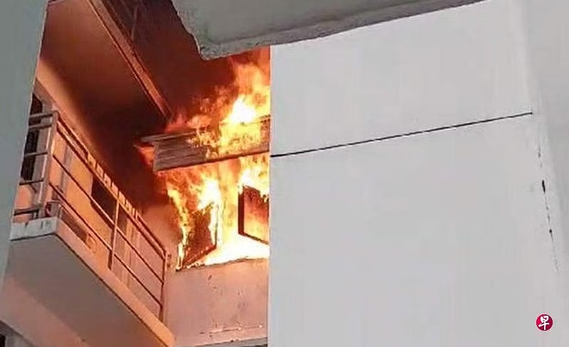 (已签发)柔:狮城二三事:疑电流短路 组屋失火 一人送院30人疏散