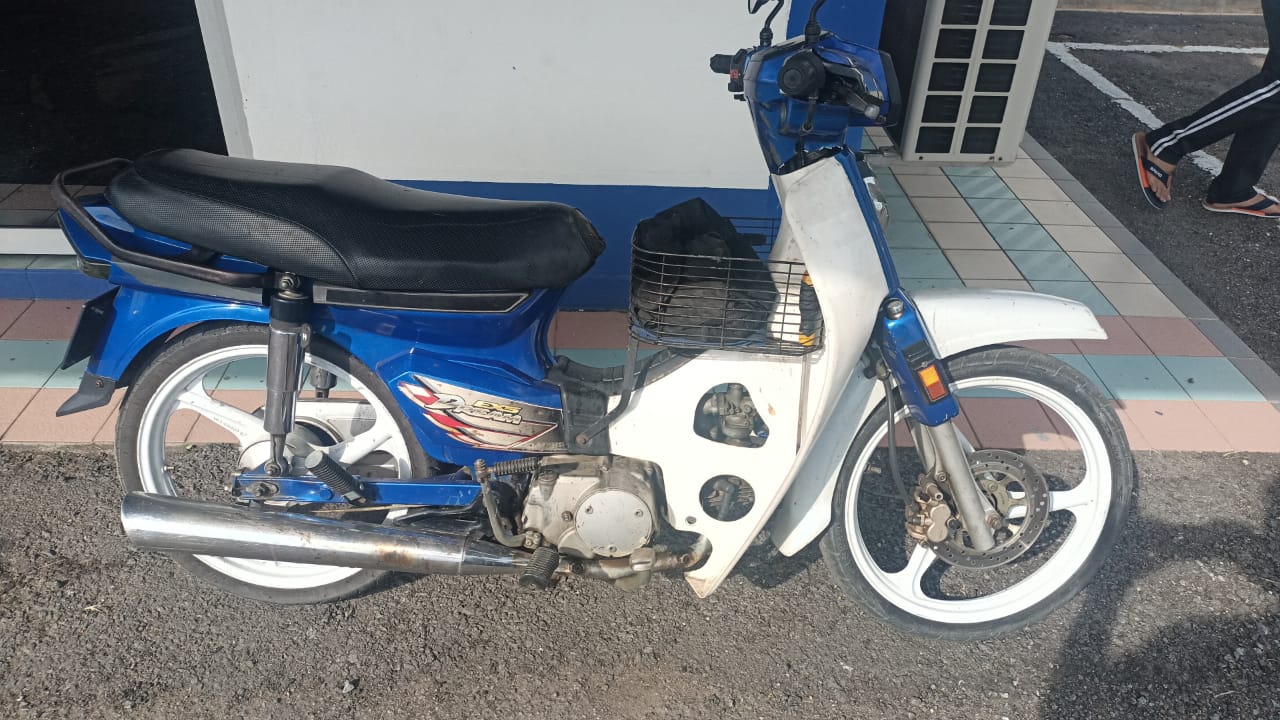 （已签发）柔：銮警捕1男子归案 拉央拉央油站劫案侦破