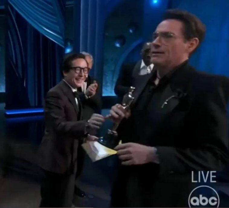 挨轰歧视关继威终发声 小罗拔道尼惹网骂欠道歉