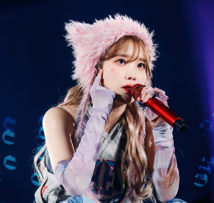 IU刷超狂黑卡 真实财力震撼网