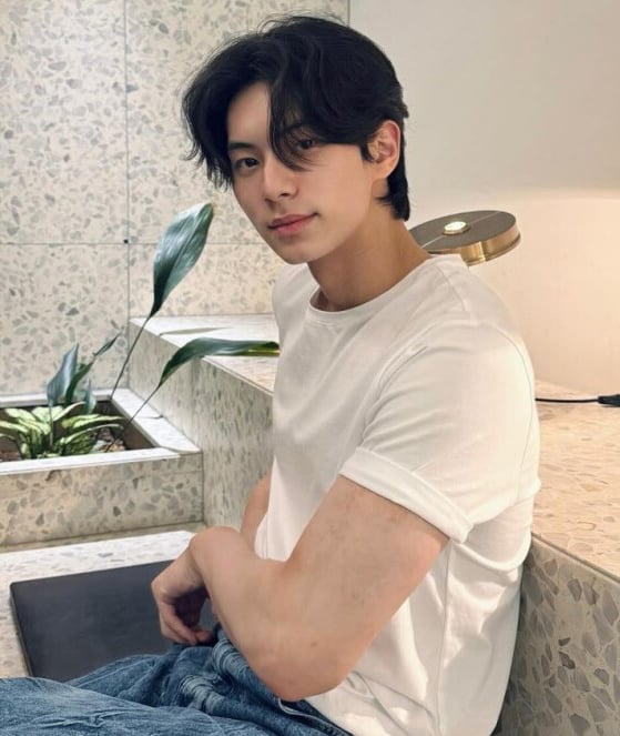 K-POP演员情侣档再+1 约会被拍官宣认爱