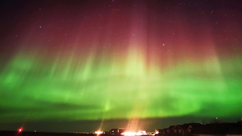 Kim Teoh/手机拍摄极光