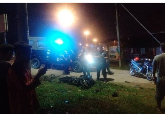 18岁骑士疑闪避不及撞上警车死亡