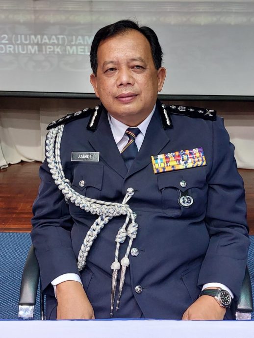 18岁骑士疑闪避不及撞上警车死亡