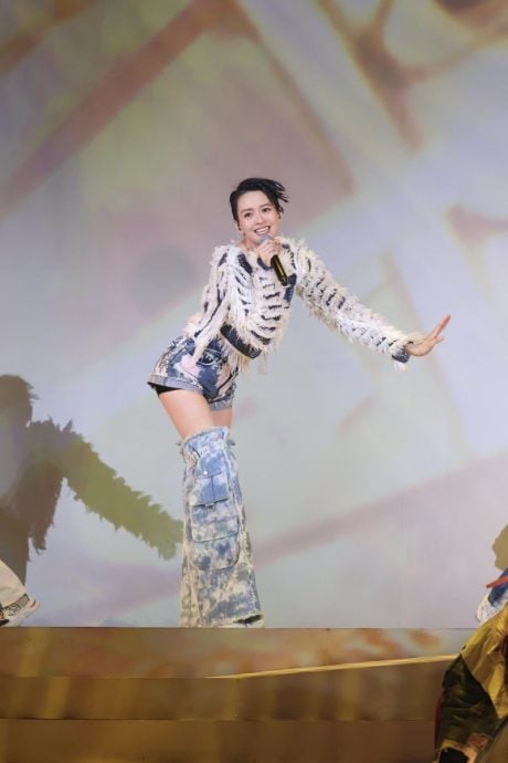 4大玉女歌手罕见同框 梁咏琪攻蛋暖哭粉丝