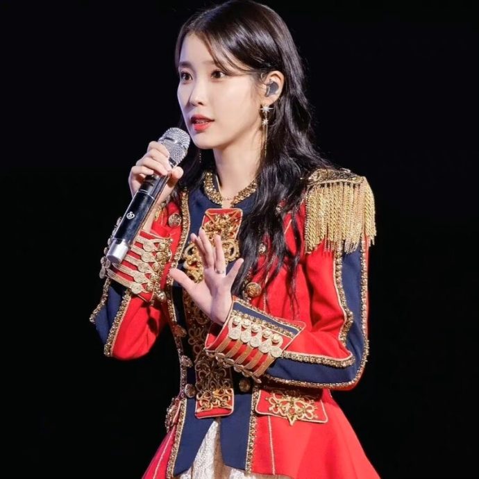 台湾强震|IU狂粉坚守小巨蛋求票