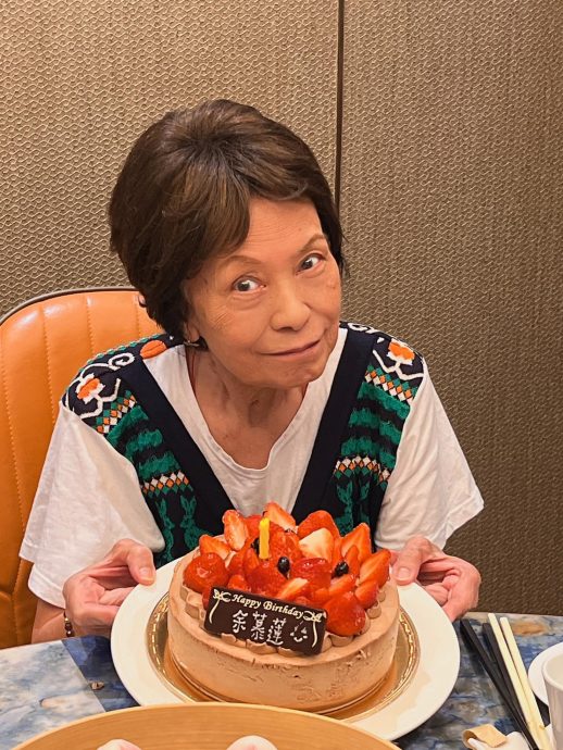 86岁余慕莲入住养老院 获挚友林建明探望