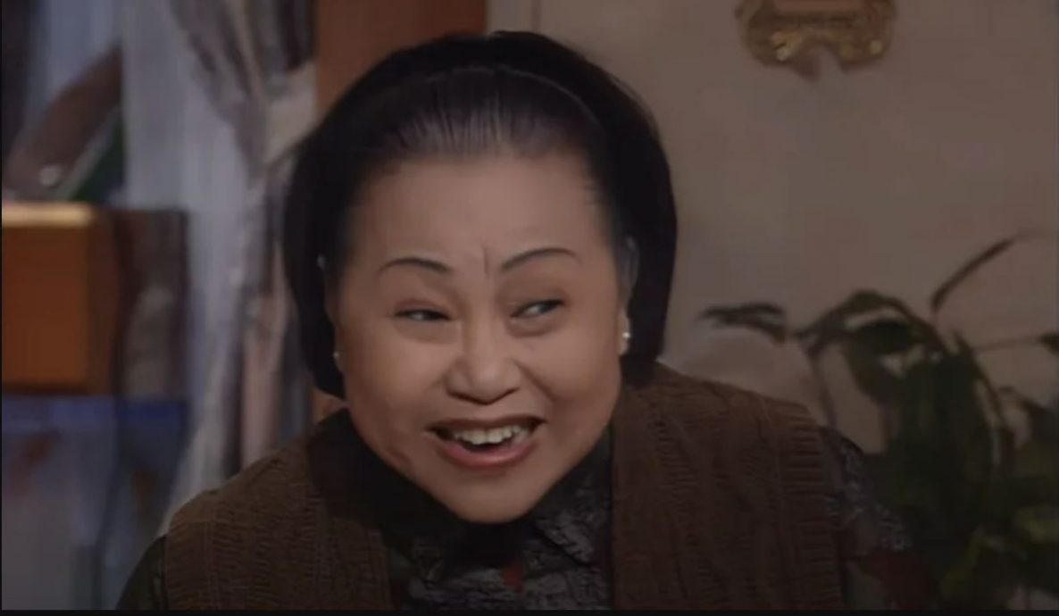 92岁“容姨”谭倩红家中晕倒 ​要装心脏起搏器保命