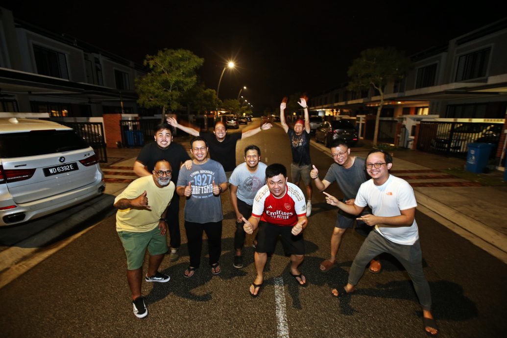 9/4必下∕暖势力/#MZB365稿-住宅区居民同庆佳节/10图