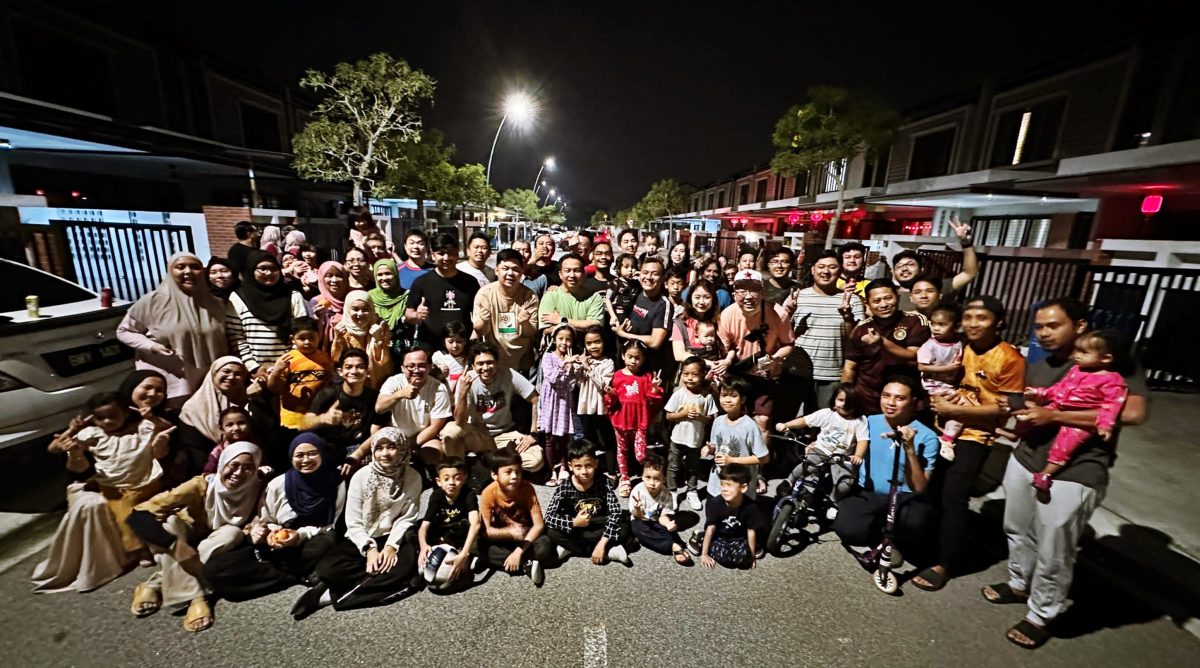 9/4必下∕暖势力/#MZB365稿-住宅区居民同庆佳节/10图