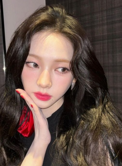 挡不住恶评回归同事身分 Karina分手李宰旭