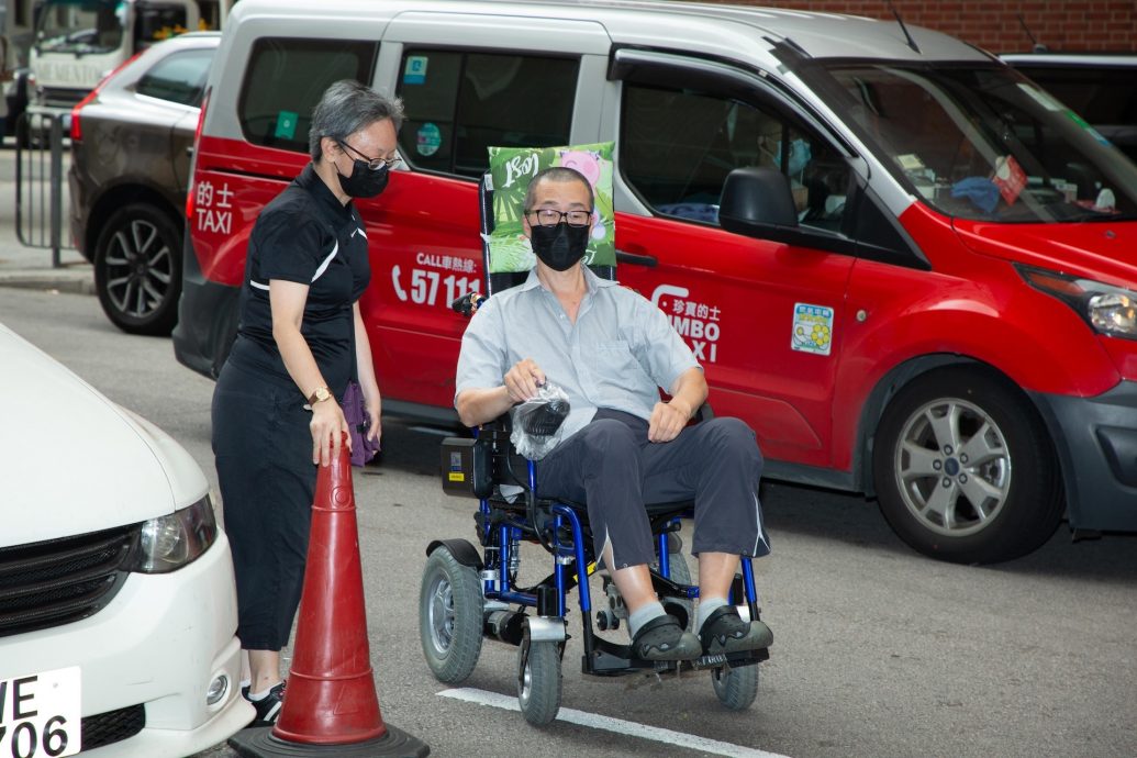 “渐冻人”TVB绿叶医药费吃紧 获薛家燕捐款直呼感动	