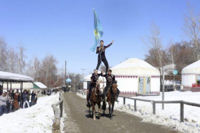 【哈萨克斯坦】阿拉木图──被雪山环绕的苹果之城