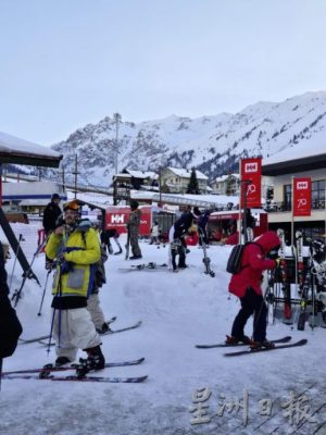 【哈萨克斯坦】阿拉木图──被雪山环绕的苹果之城