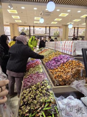 【哈萨克斯坦】阿拉木图──被雪山环绕的苹果之城