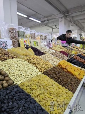 【哈萨克斯坦】阿拉木图──被雪山环绕的苹果之城