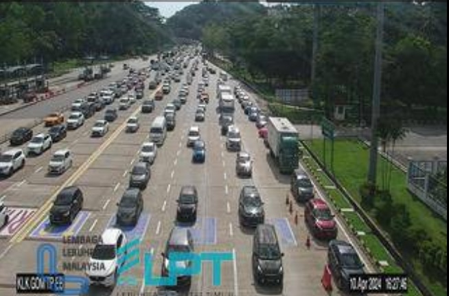 下午4时 鹅唛收费站往云顶彭亨方向塞车