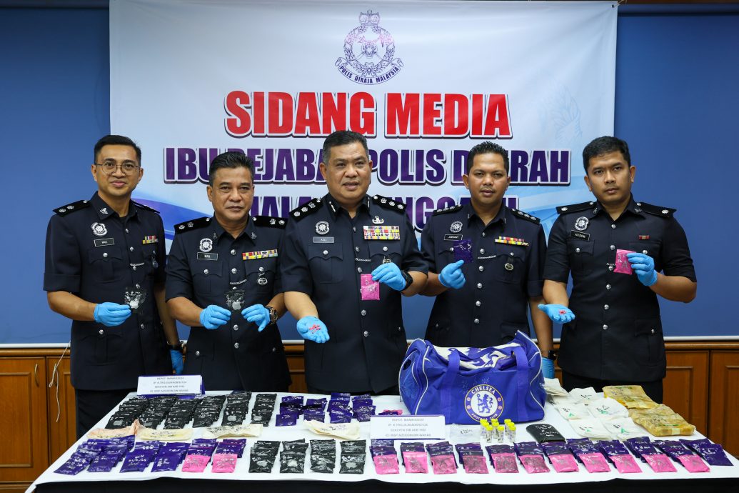 东:一名无业游民把婆婆的住家当作“藏毒中心”，警方上门抓人，在屋内起获总值超过30万令吉的大批马丸及海洛因。