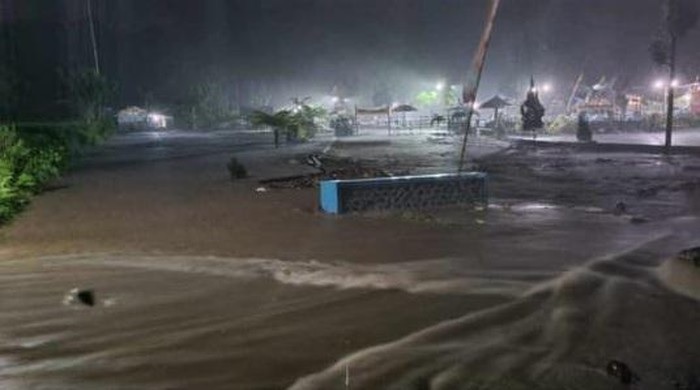 东爪哇塞梅鲁火山冷熔岩泛滥 30余家庭自愿迁离