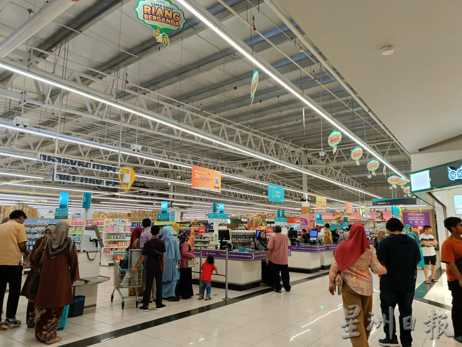 东：开斋节次日街上冷清