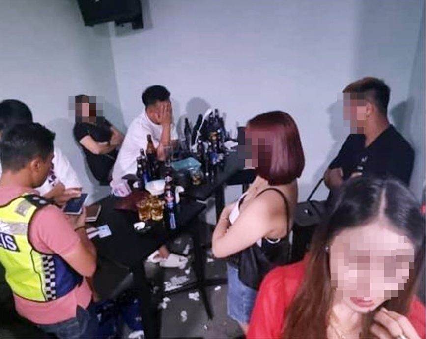 东:彭警方“污点行动”扫黄,128名外籍女子被捕。
