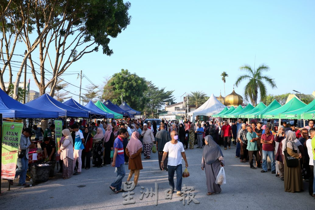 东:爱心促销活动(Jualan Rahmah)及昌明农业市集( Jualan Agro Madani)减轻民众负担