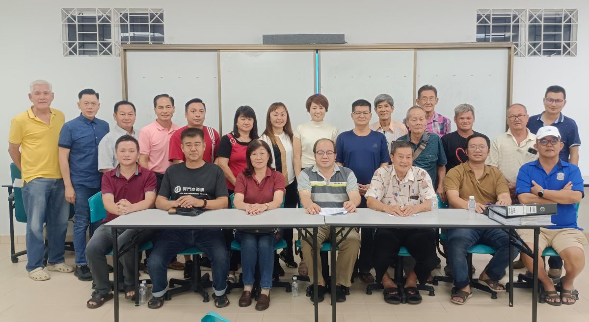 东:百乐县发展华小工委会会员大会改选 吴有平退位 陈启华任主席