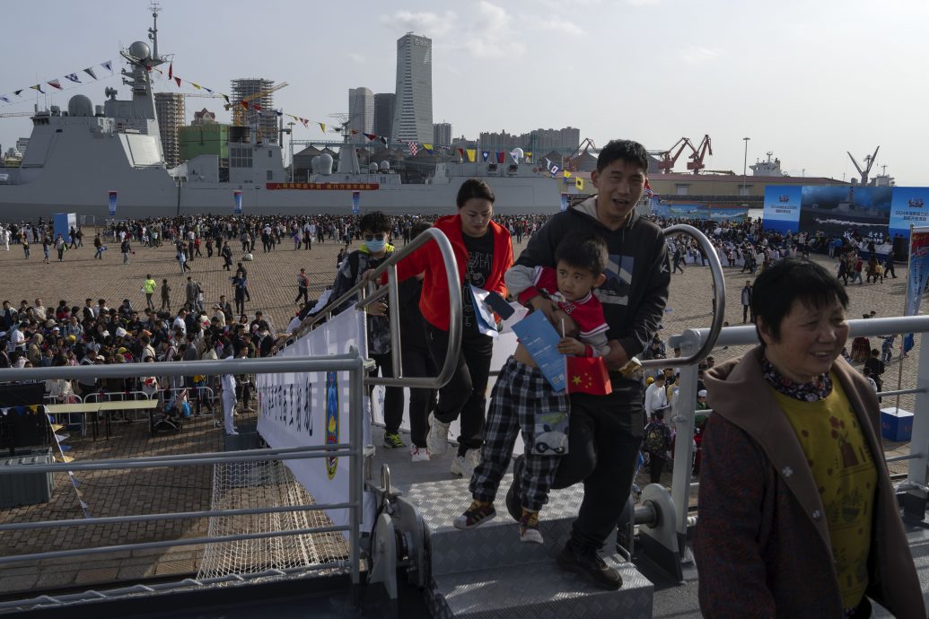 中国解放军海军成立75年 6舰艇向公众开放