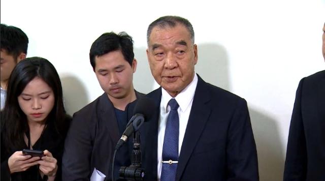 为儿染黄致歉 邱国正哽咽：毕竟他是我的孩子