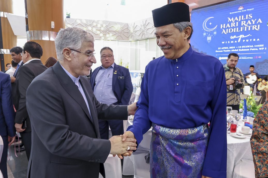 以伊冲突:外交部严密监督暂不撤侨