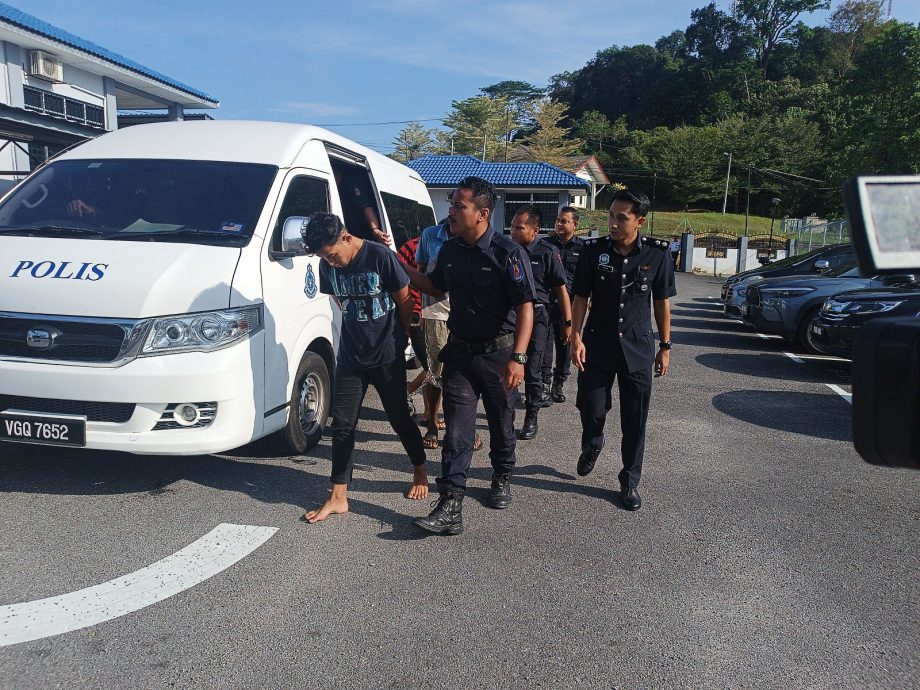 企图撞骑警 鲁莽危险驾驶，青年三罪被控上庭