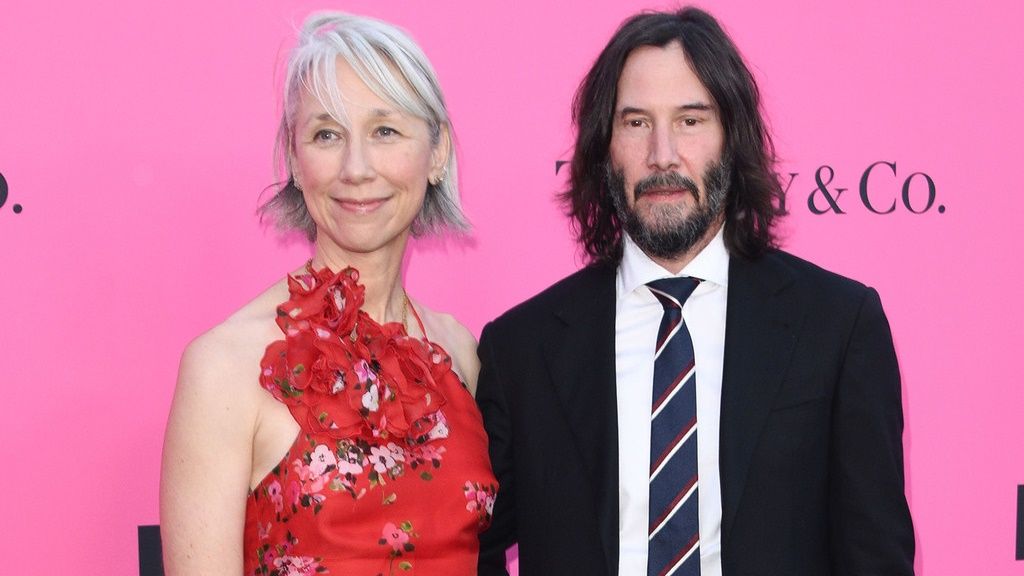 传低调娶5年艺术家女友 奇洛李维斯要结婚了！