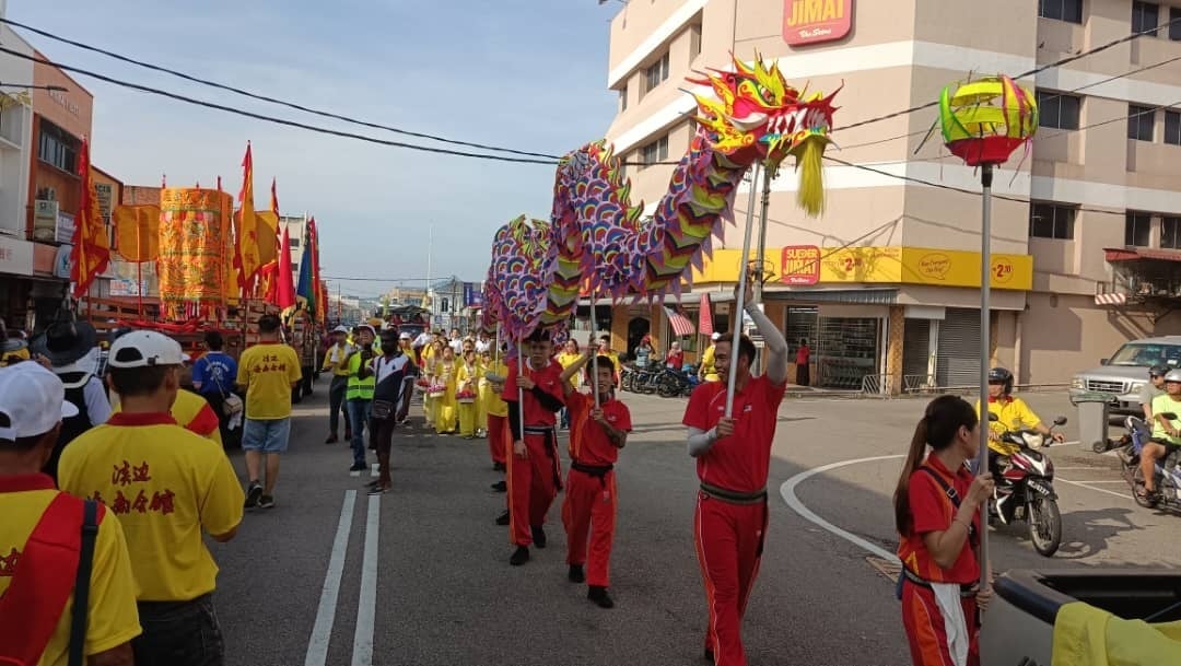 供星洲网/淡边海南会馆首次主办神明游行,获近2000人参与