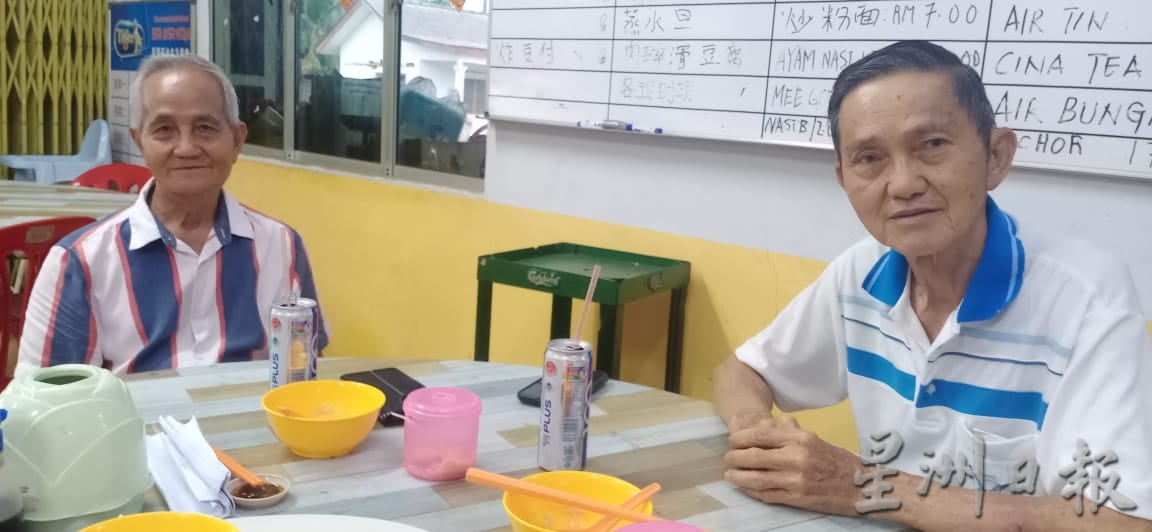 供星洲网:从园坵搬出来28年,马口阿逸依淡华小面对学生短缺