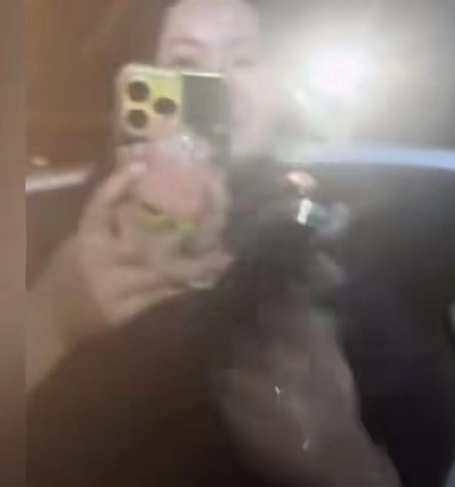 保时捷女车主撞车后踹门 扬言“撞死你,也就20万的事”