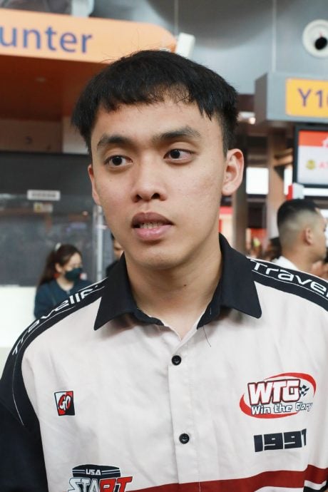 印尼鲁仰火山爆发,逾百名乘客滞留机场获得亚航公司妥善安顿